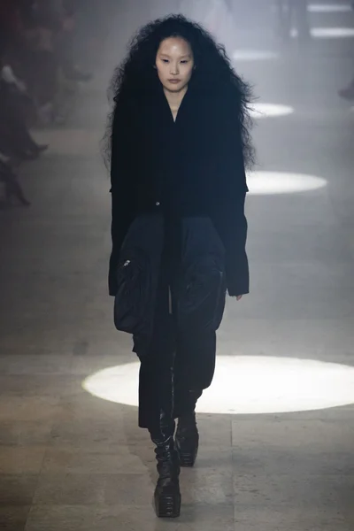 Look 32
